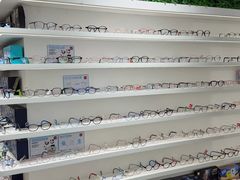-美式眼镜·授权蔡司.依视路.尼康.豪雅.明月(南翔印象城店)