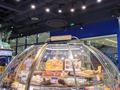 面包甜点陈列柜-巴黎贝甜·生日蛋糕(环球中心店)