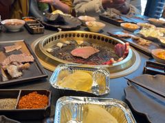 -铭牛烧肉·和牛海鲜自助(高新月牙湖店)
