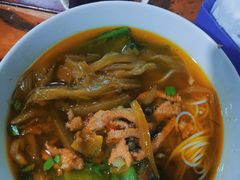 酸菜肉丝米线-越洋肖氏老米线(杨家坪店)