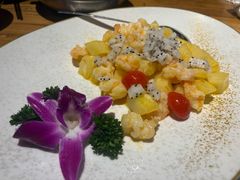 菠萝虾仁-云尊府云南菜·蒸汽石锅鱼(学清路店)