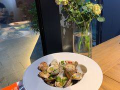 -臻鲜燕海鲜融合餐厅(金陵style店)