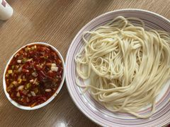 -歹歹的加个面过油肉拌面