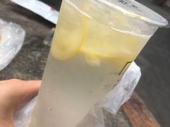 -海口骑楼小吃街