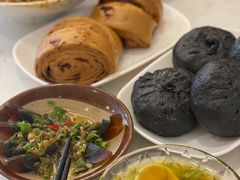 -李与白包子铺(桐梓林店)
