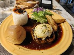 汉堡牛排-Cafe Alice咖啡爱丽丝(奥城店)