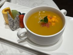 杨枝甘露拼时令水果盘-上海宝华喜来登酒店·采悦轩中餐厅