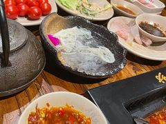 -老牌坊云南鱼豆花火锅(爱建店)