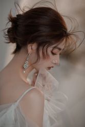 -艾米丽婚纱礼服