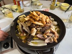 -菌之家·专业纯野生菌火锅·特色炒菌