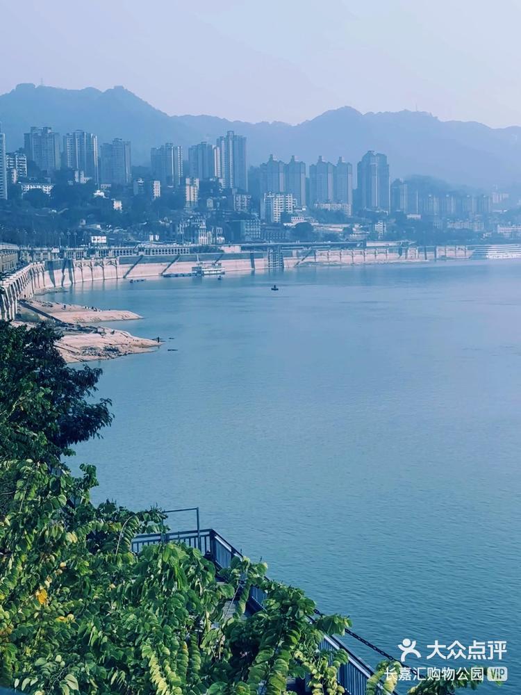 打开app查看高清大图 长嘉汇购物公园 2月19日 16:39 关注 重庆"滨海"