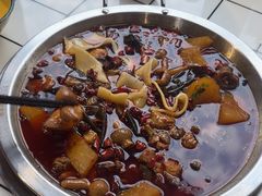 -晓彭肥肠鸡·泡椒鸡火锅(水木天地店)