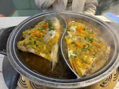 -阿瓦山寨·湘菜现炒·剁椒鱼头王(咸阳总店)