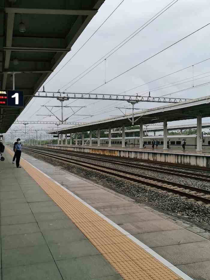 宾阳站-"没下车,我在车上读完了消失的足迹,发了豆."-大众点评移动版