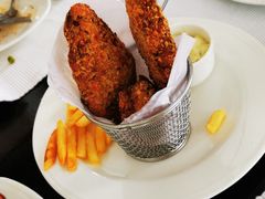 -Lake Shore Hotel & Restaurant