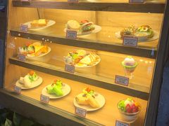面包甜点陈列柜-漫咖啡(沙龙汇店)