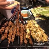 包间最低消费600。可以边吃饭边唱三个小时歌