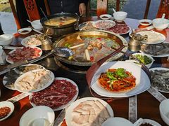 -周老三跷脚牛肉·全牛火锅(非遗传承店)