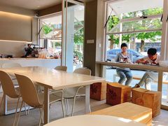 靠窗位-吉森Bakery(教育路店)