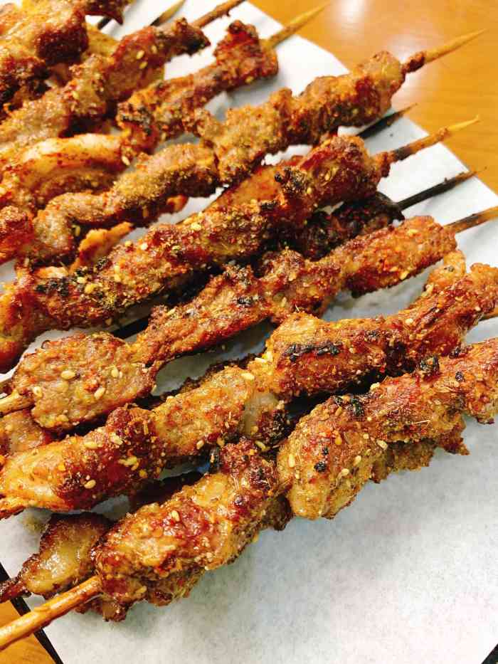 新疆和田丽玉烤串店(浑南店)-"位于富民桥下的新疆和田玉丽烤肉,位置