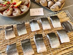 -围炉肉舍•炭烤活鳗•丹东海鲜烤肉(步行街店)