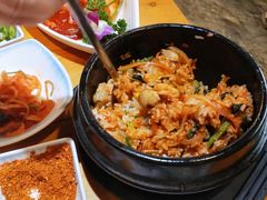 传统石锅拌饭-唯成•韩国炭火烤肉 유성고기