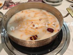 -洪氏嗨捞·广东猪肚鸡·椰子鸡火锅(西咸万象城店)