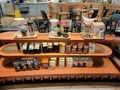 零售区-星巴克臻选(广州太古汇店)