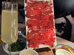 -伴山牛贵州黄牛肉火锅·苗疆非遗艺术餐厅(上海首店)