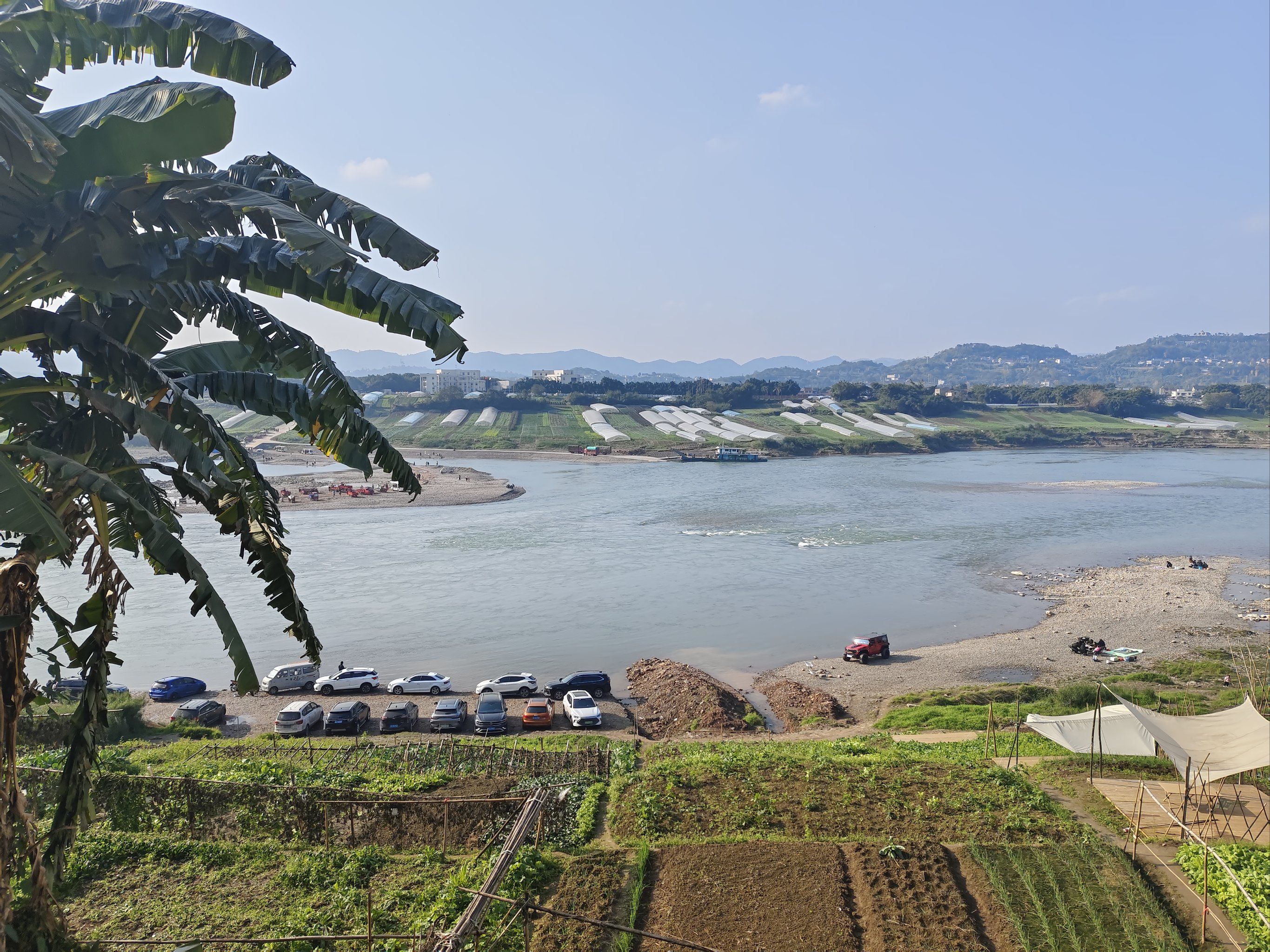看到网上宣传中坝岛,然后我和朋友就一起去