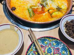 -洱火云南酸菜牛肉火锅(石景山当代商城店)