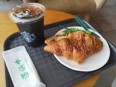 -星巴克臻选(莘庄仲盛店)