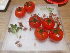 番茄脆菇沙拉-小大董·烤鸭(凤凰汇店)