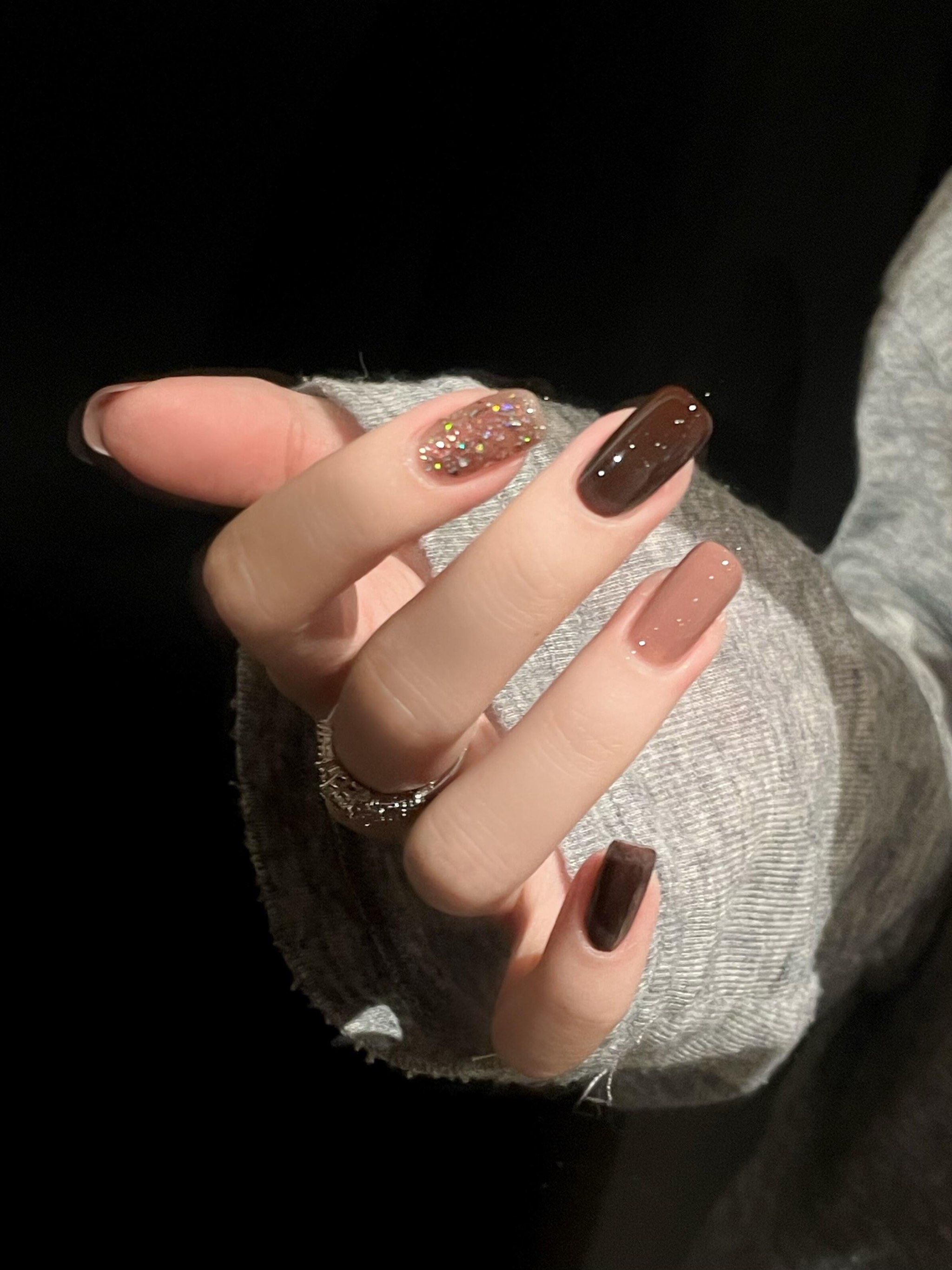 巧克力甜甜圈🍩气质显白棕色美甲初秋亮片