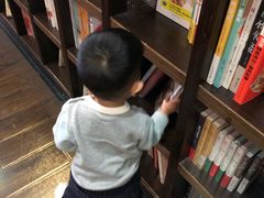 -钟书阁(松江泰晤士小镇店)