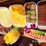 第一次吃酸菜火锅，味道还不错，地方也挺好找的