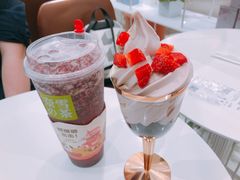 草莓芝士冰淇淋-奈雪的茶(新天地广场PRO店)