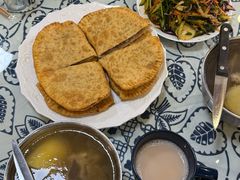 -敖特尔布里亚特美食坊(世纪花苑店)