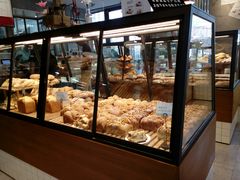 面包甜点陈列柜-Dough&Joe团憩(瑞虹天地月亮湾店)