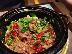 特色石锅生焗牛肉-闫府私房菜·老字号(恒隆店)
