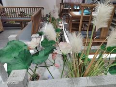 -荷塘秋月·本帮江浙菜(国权路店)