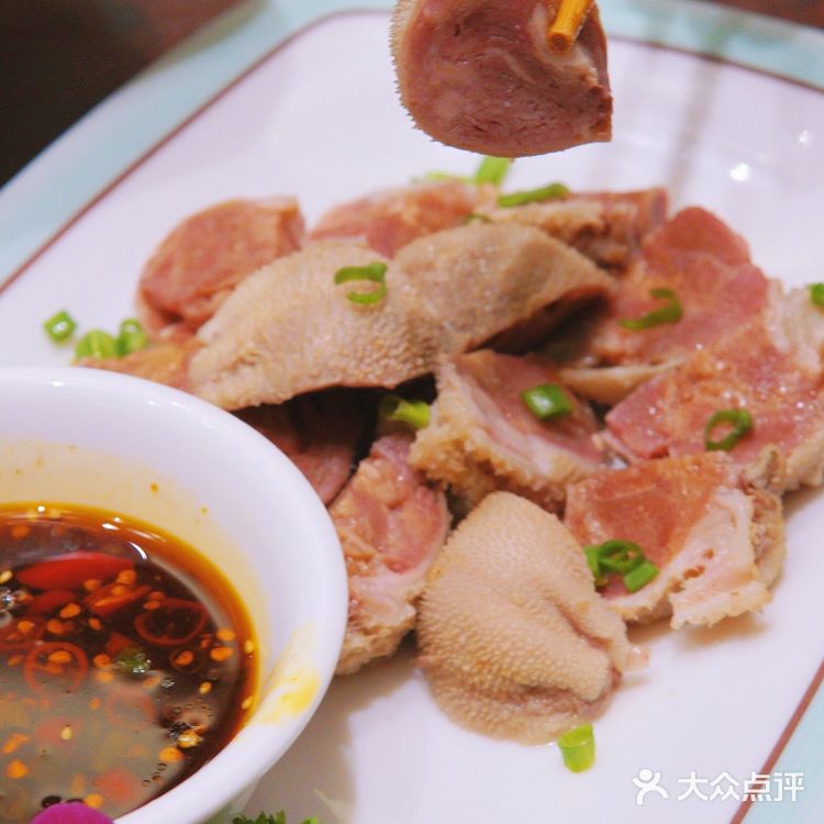 小夫妻老板创立新品牌🐏炭锅羊肉鲜过头