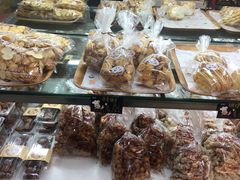 -新月蛋糕西点专卖店(大麦街店)