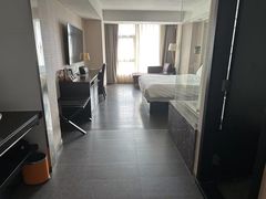 -桔子酒店(上海西藏北路地铁站店)