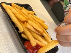 -汽车博物馆主题餐厅