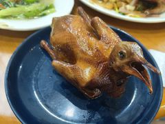 红烧乳鸽-煲煲掂风味煲仔饭餐厅(西区店)
