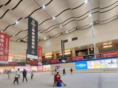 -冰纷万象滑冰场(赣州华润万象城店)