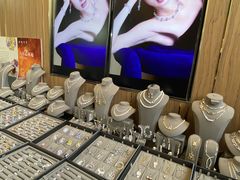 -广州周大福金融中心