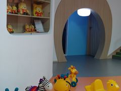 -小门牙好性格托育(北外滩中心)