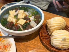 -金莹丸子汤清真(朝外SOHO店)